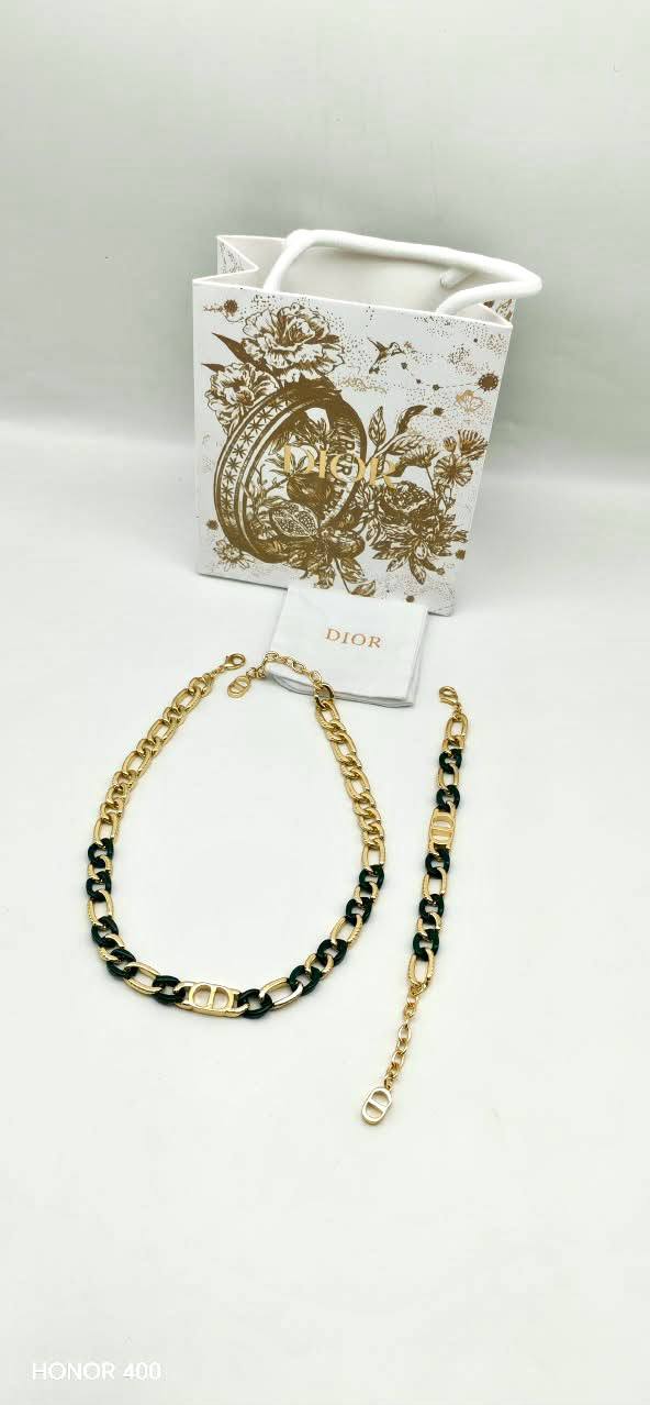 Dior
145 dhs🇦🇪🇦🇪
Zain122
♥️♥️♥️
