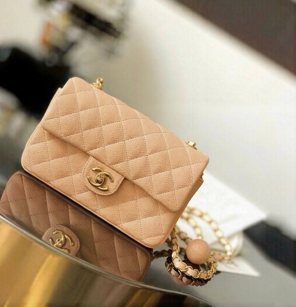 CHANEL
RESTOCK
GOOD QUALITY
WITH BOX
100 dhs🇦🇪🇦🇪
Size:22cm
Zain295
Zain39
♥️♥️♥️