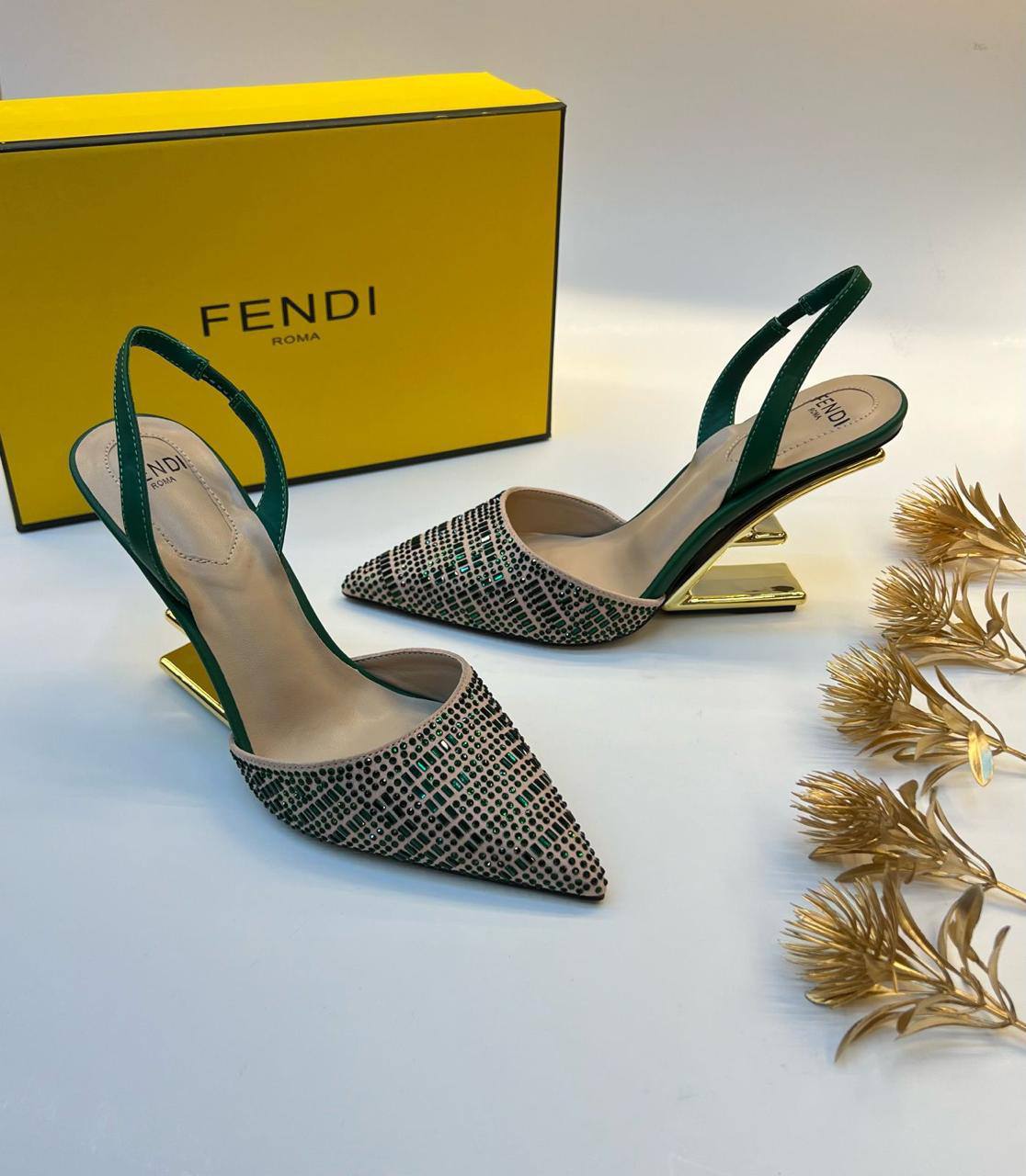 .New fendi heel
Size . 36. to 41
130 dhs✅
Zain80
♥️♥️♥️