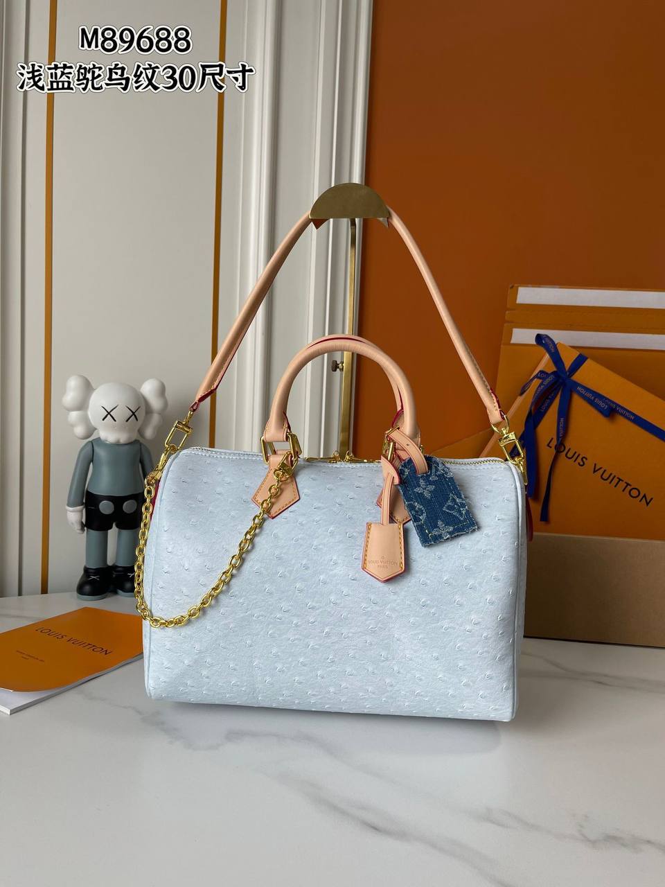 LV
size:30cm
260 dhs✅
Zain114
♥️♥️♥️