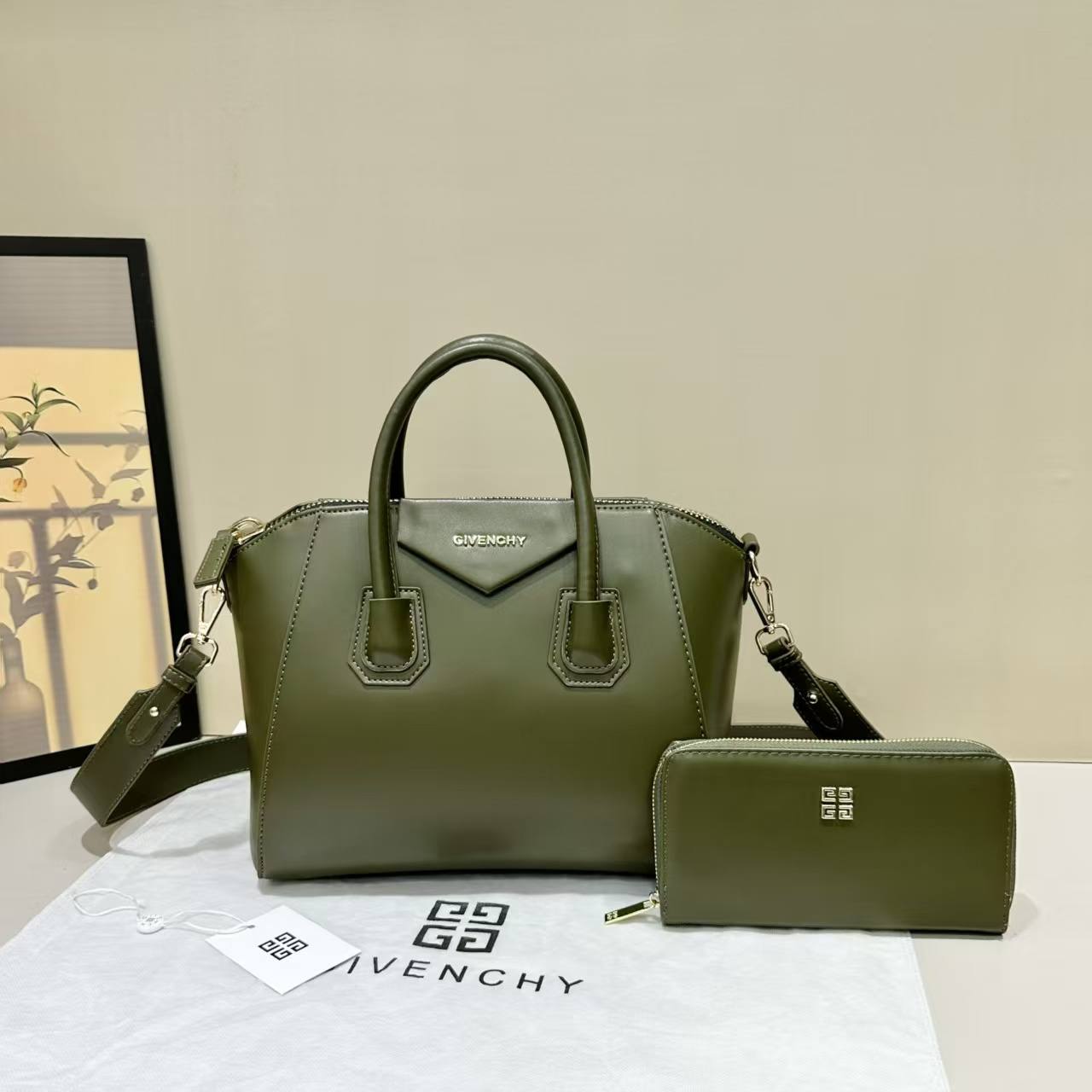 Ginenchy
GOOD QUALITY
115 dhs✅
Zain200
♥️♥️♥️