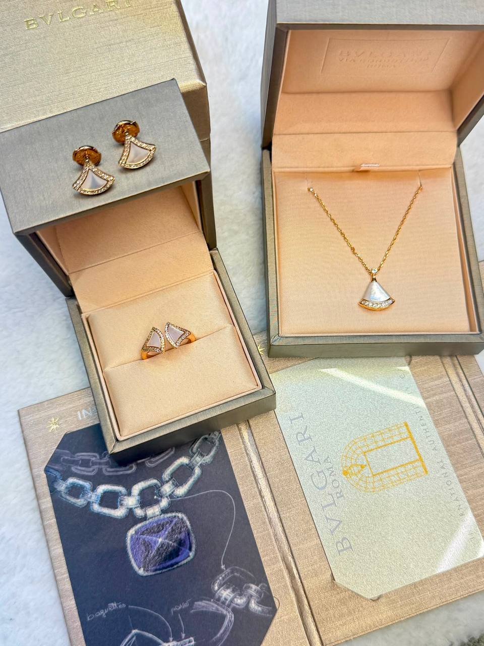 Bvlgari Set
Master +++
For Price 👇 WhatsApp✅
0568585901
0507557372
0552275751 Owner Zain 👌
Zain209
♥️♥️♥️