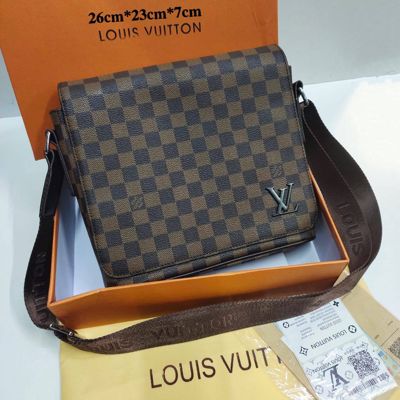 LV
FOR MEN SLING BAG GOOD QUALITY
WITH BOX
🎁🎁🎁
100 dhs🪙🖤
Zain39
♥️♥️♥️