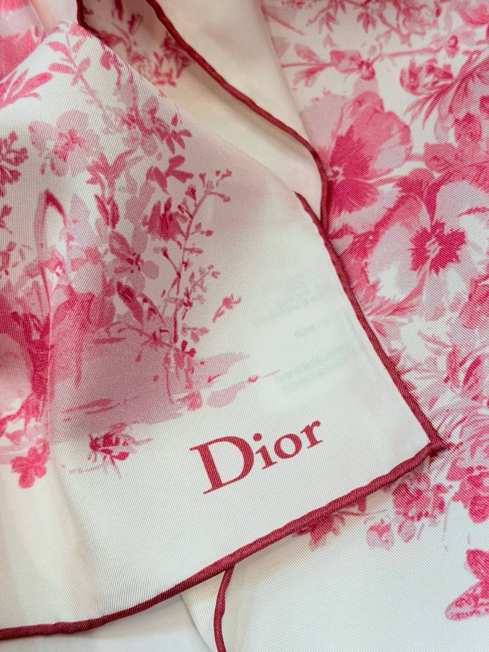 DIOR
💙*VIP QUALITY*💙
💙*90*90*💙
💙*100% SILK*💙
320 dhs🇦🇪🇦🇪
Zain281
♥️♥️♥️