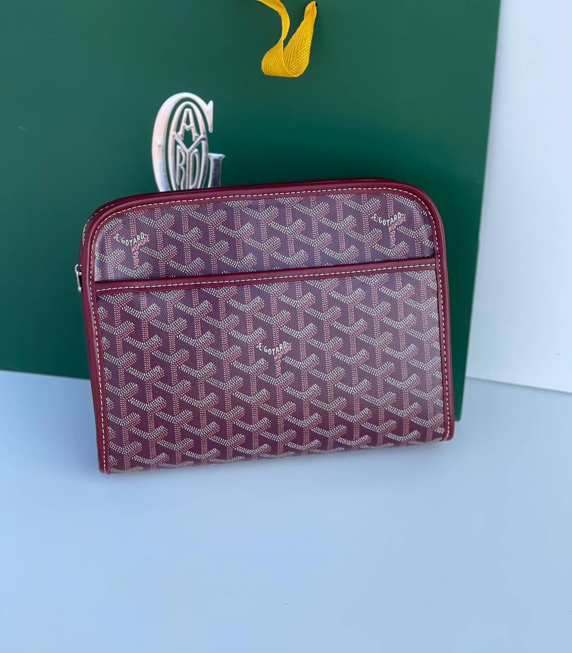GOYARD
*Clutch bag*
*Master quality*
350 dhs🪙🖤
Zain179
♥️♥️♥️