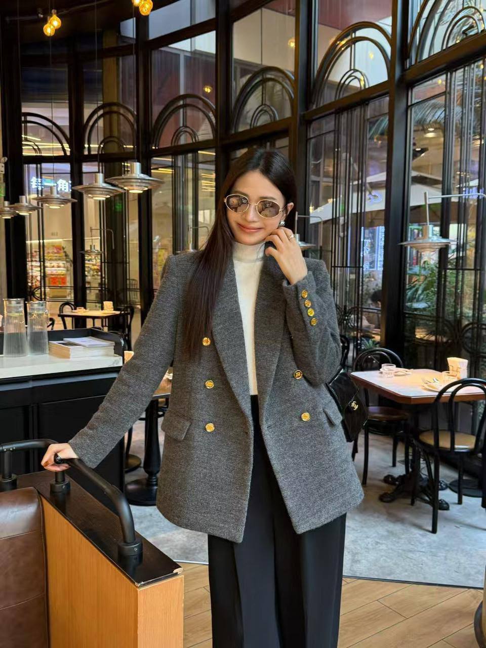 *New collections*
MIU MIU
*Super Master quality*
*Sizes: S M L*
450 dhs🇦🇪🇦🇪
Zain308
♥️♥️♥️