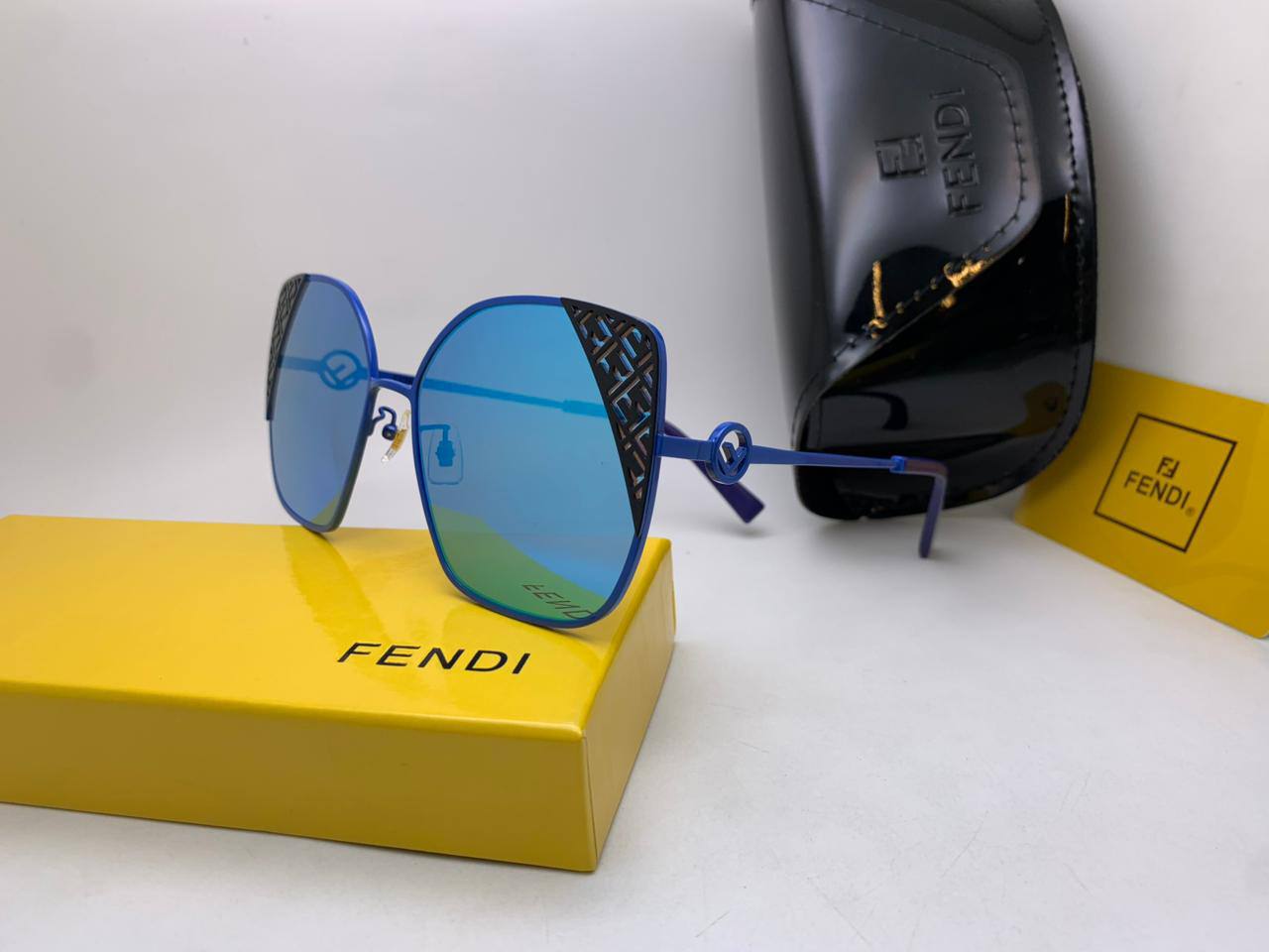 Fendi Master
140 dhs🪙💕
Zain126
♥️♥️♥️