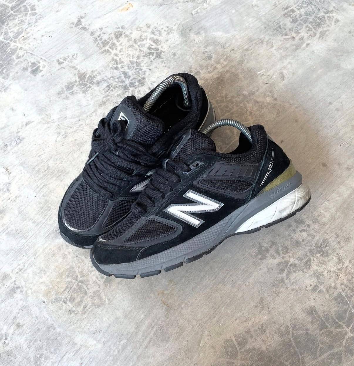 New Balance 990v5 (grey/ black) ,
size 36-45 ,
180 dhs✅
Zain18
♥️♥️♥️