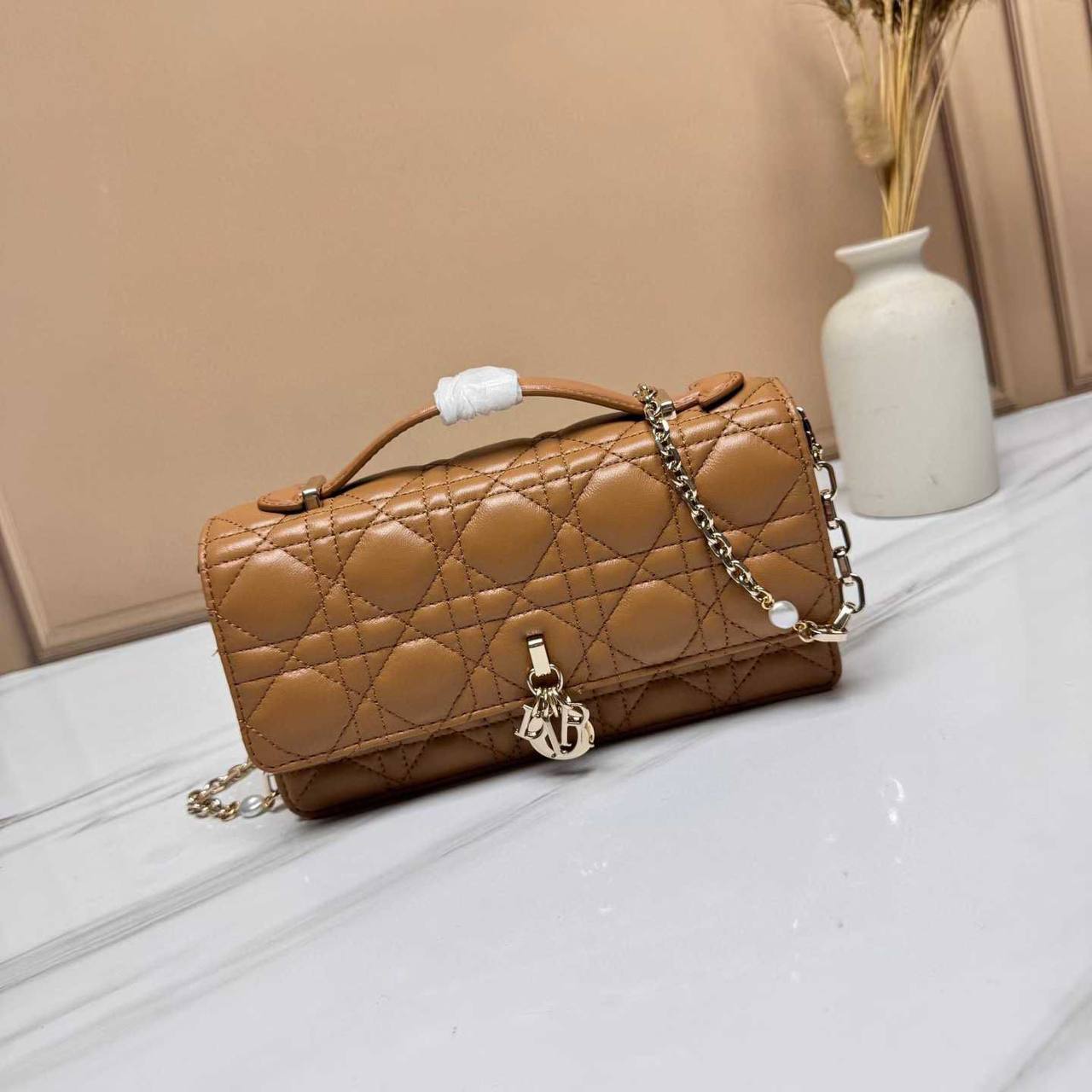 Dior
Master
21cm🫶🏼
290 dhs🇦🇪
Zain228
♥️♥️♥️