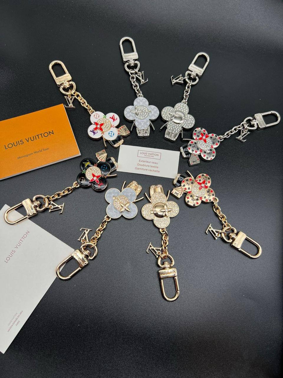 Louis Vuitton 🦋*
Key chain❤️🔥
Master quality 💯
With normal boxes 📦
45 dhs🪙🌨️
With master box 🗃️
60 dhs🪙🌨️
Zain216
♥️♥️♥️