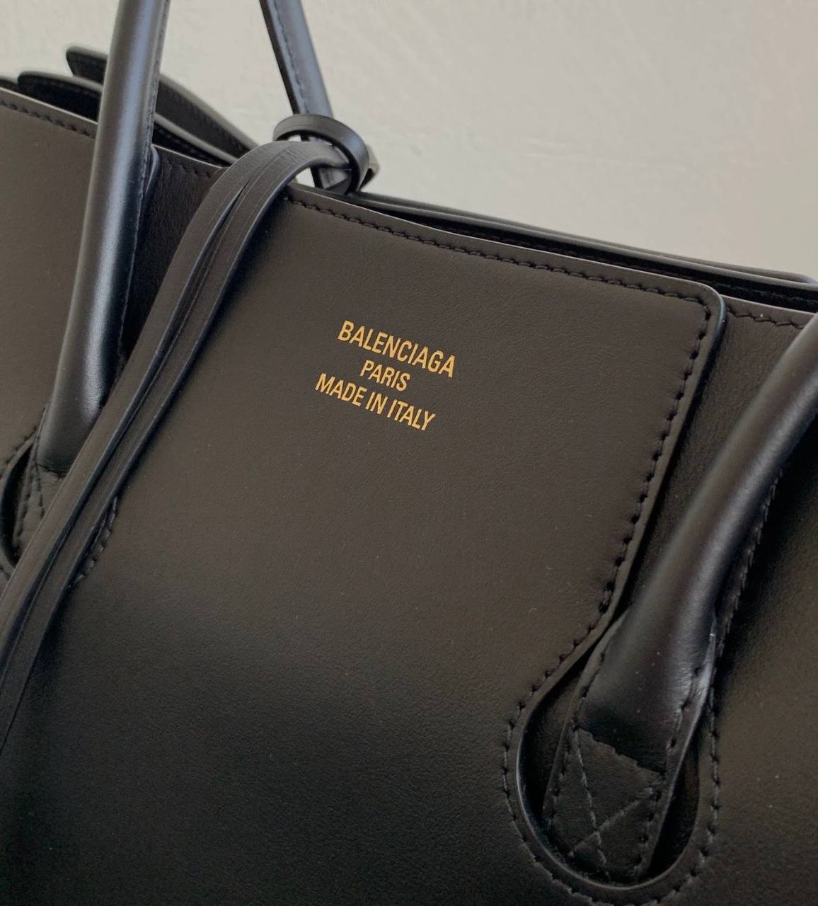 BALENCIAGA
COPY ONE
250 dhs🇦🇪
Zain39
♥️♥️♥️