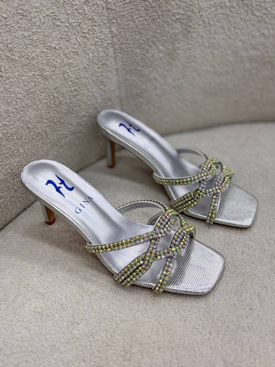 Gina
110 dhs✅
Size 36-42
Zain30
♥️♥️♥️