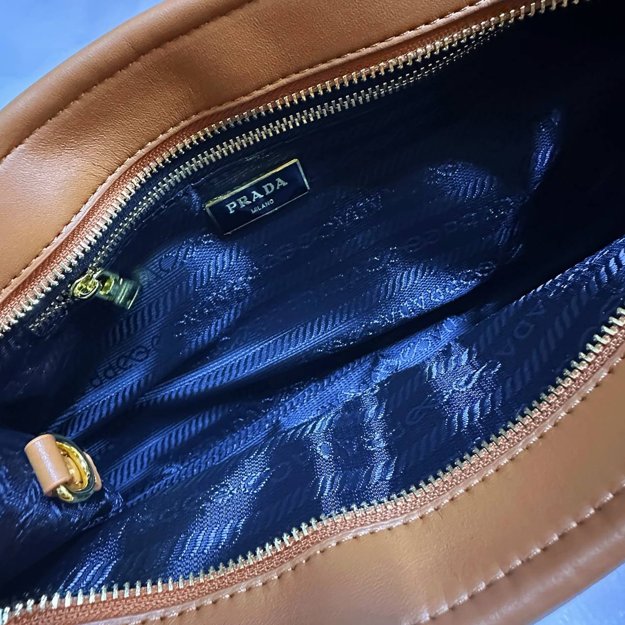 PRADA COPY ONE NEW CAME BIG SIZE
220 dhs🇦🇪🇦🇪
Zain295
♥️♥️♥️
