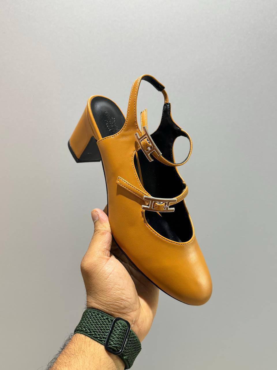 Hermes 5cm
Size 36-37-38-39-40-41
110 dhs🪙
Zain86
♥️♥️♥️