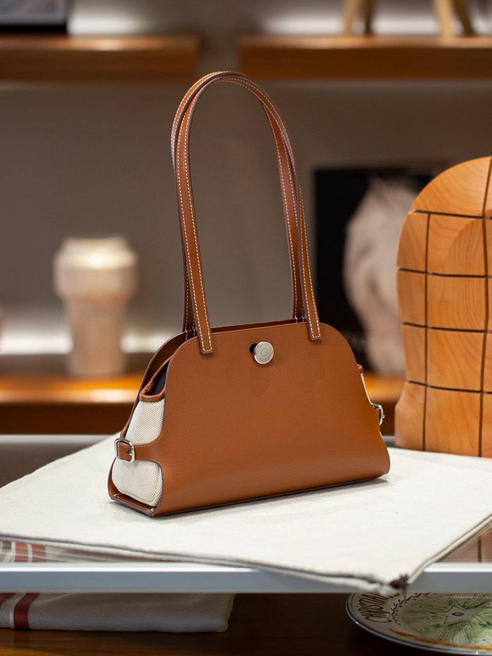 *New women hermes*
*Tablier Sellier bag*
Master
750 dhs🪙🖤
Zain179
♥️♥️♥️