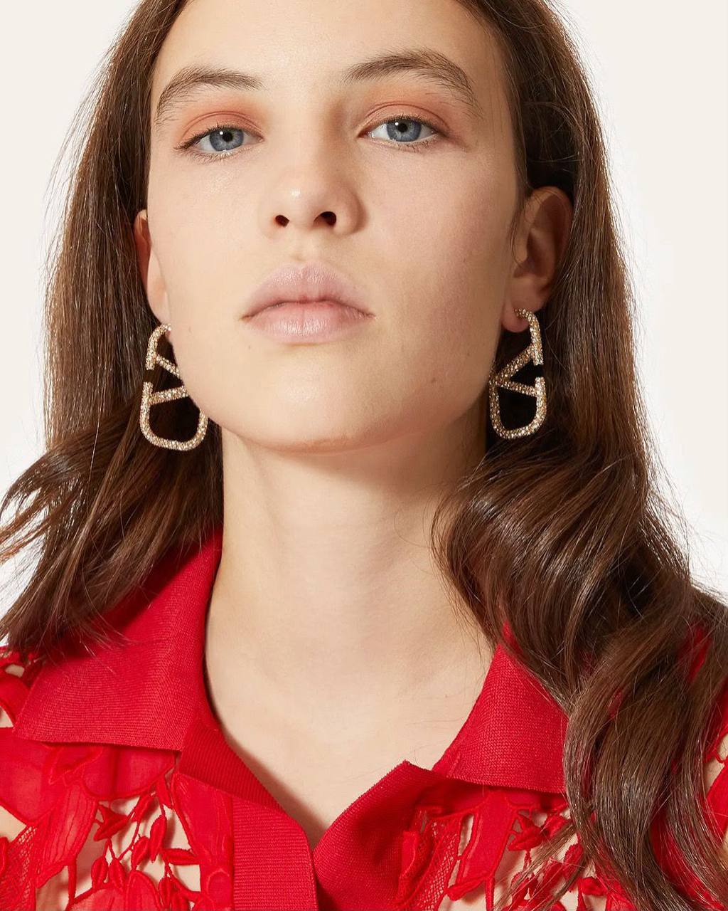 VALENTINO ❤️🎈
Earings
*MASTER QUALITY * 💯✅
*150 dhs💓* with *Orignal* Box🎁
*130 dhs💓* with *Normal* Box🎁
Zain106
♥️♥️♥️
