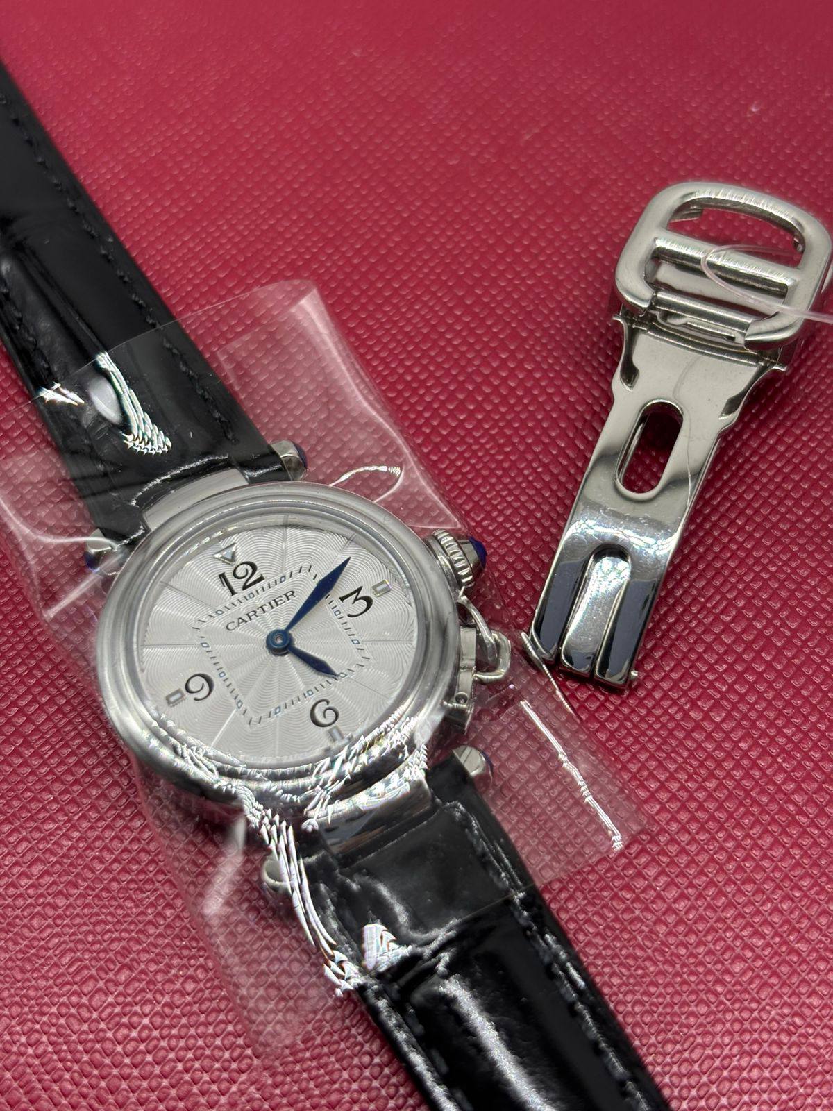 CARTIER
For Women
360 dhs❣️
___WITH BOX_____❒
🎁🎁🎁
Zain108
♥️♥️♥️
