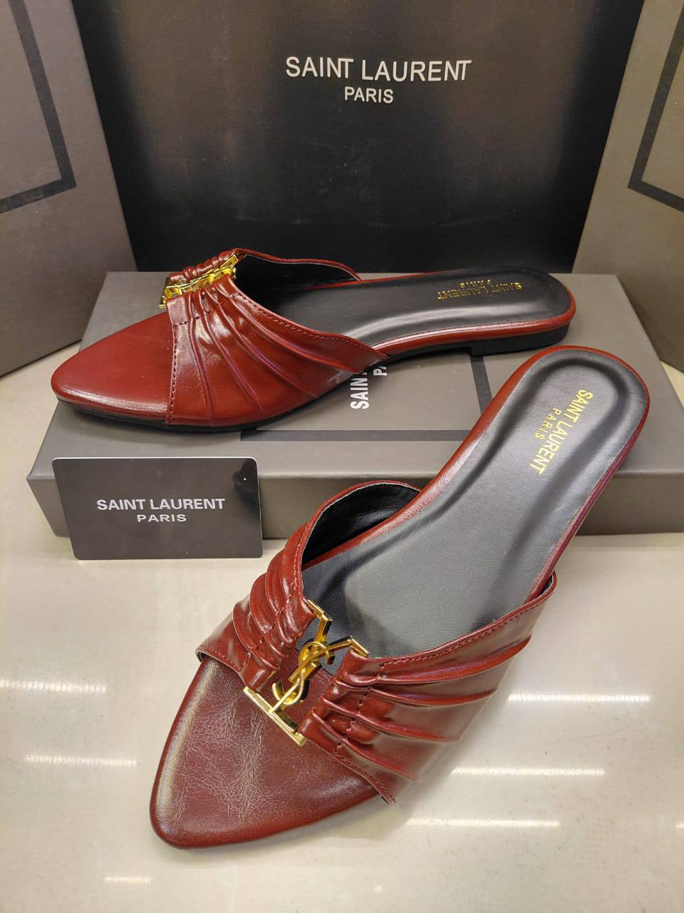 YSL Slipper,High Quality
New Arrived
Size 36 To 41
100 dhs🇦🇪🇦🇪
Zain120
♥️♥️♥️