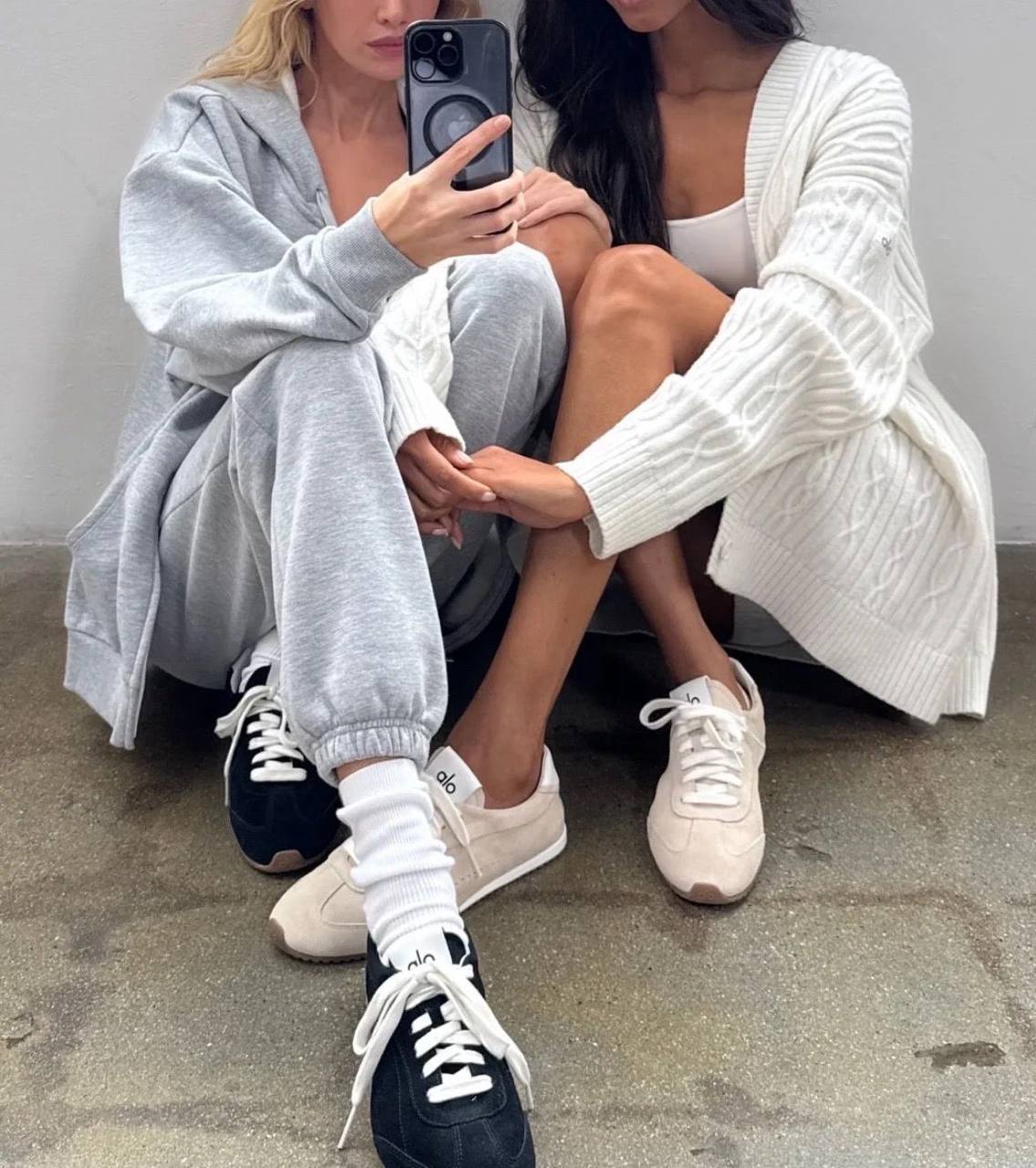 New Balance 1906L Silver Metallic Black,
Size 36-45 ,
220 dhs🪙🌨️
Zain18
♥️♥️♥️