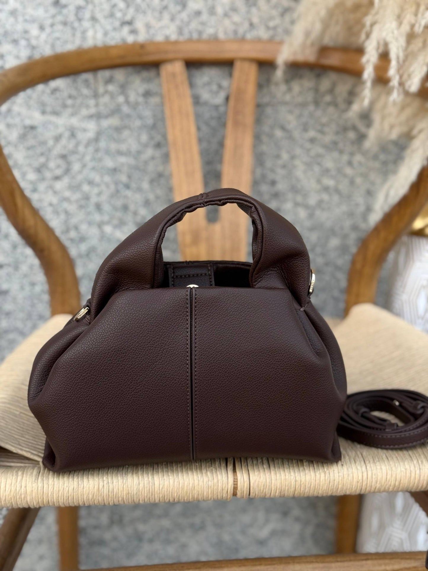 POLENE
24cm
350 dhs❣️
Top quality
With box🎁
Zain167
♥️♥️♥️