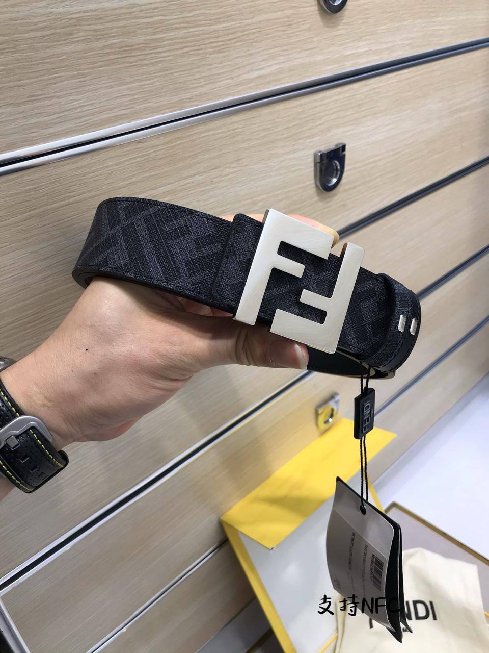 FENDI
Master quality
320 dhs🇦🇪🇦🇪
Zain164
♥️♥️♥️