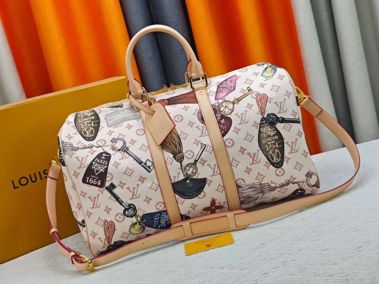 LV
Master
Size:45cm
310 dhs✅
Zain114
♥️♥️♥️