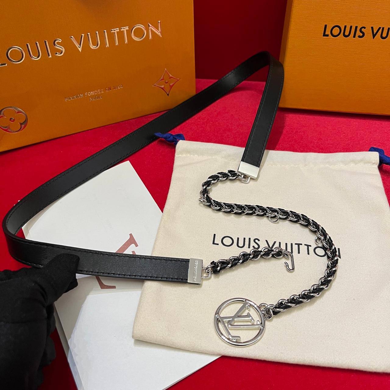💞LV 💞
💞*Master quality*💞
350 dhs💓
Zain164
♥️♥️♥️
