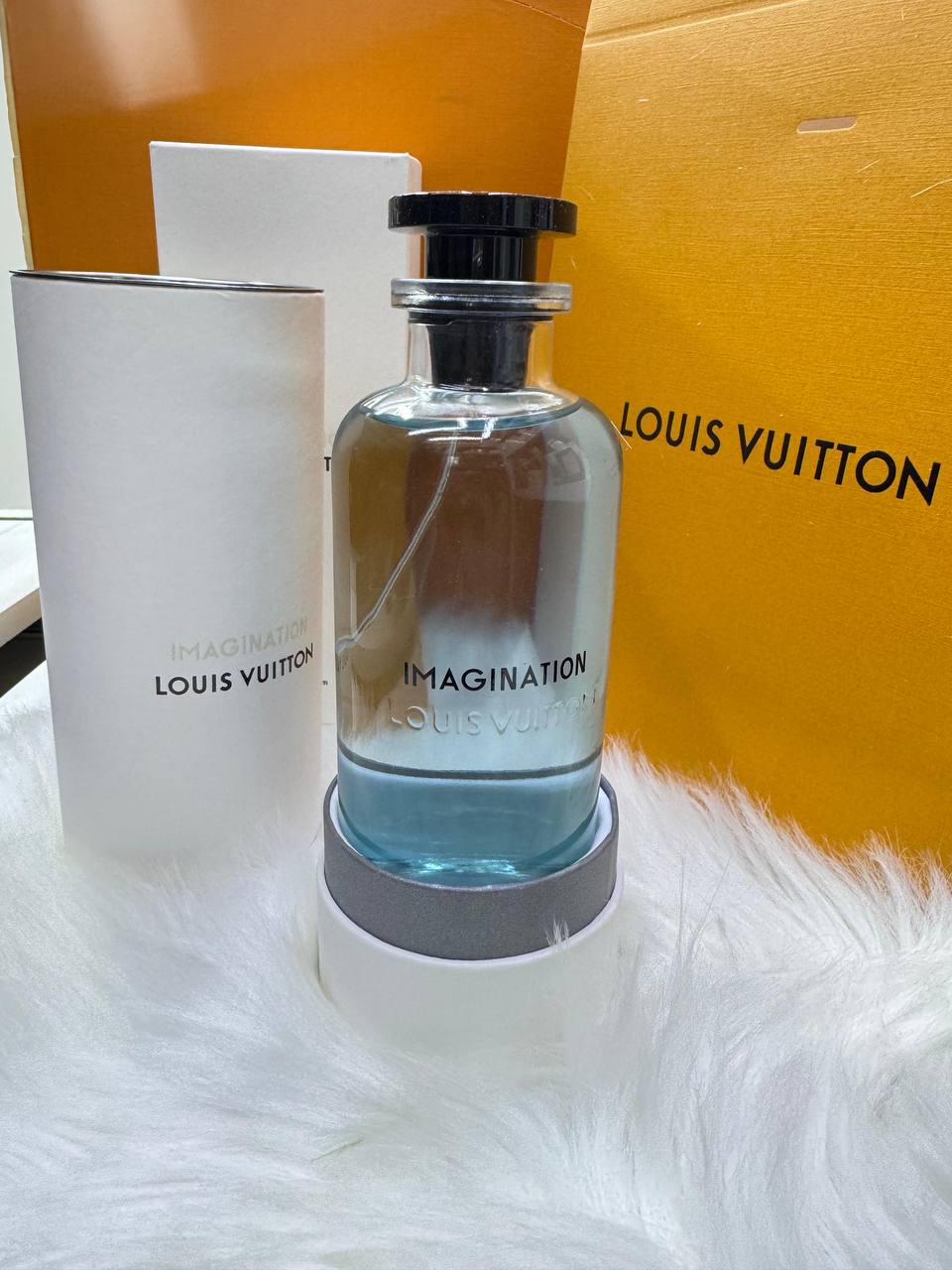 LV
200 ml with paper bag
170 dhs💓
Zain211
♥️♥️♥️