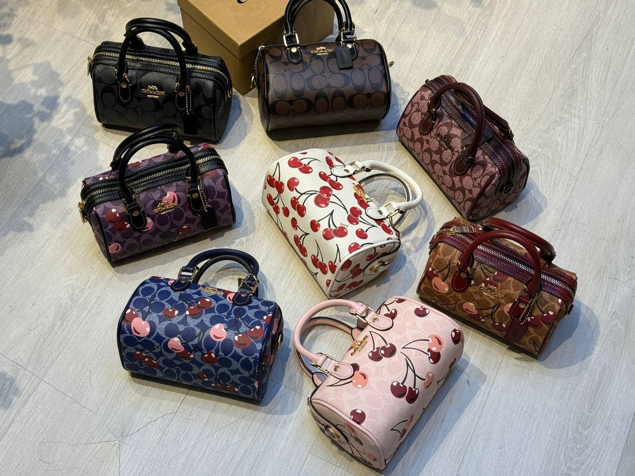 COACH
Speedy
18cm
95 dhs❤️
with Box
🎁🎁🎁
Zain44
♥️♥️♥️