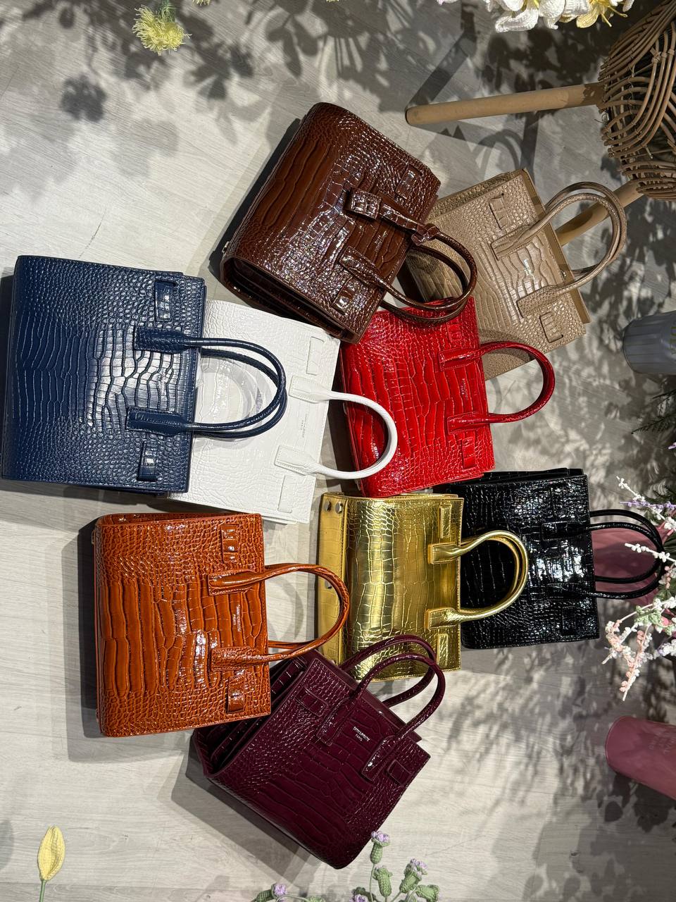 YSL
NEW ARRIVALS
26cm
115 dhs🪙🖤
Zain44
♥️♥️♥️
