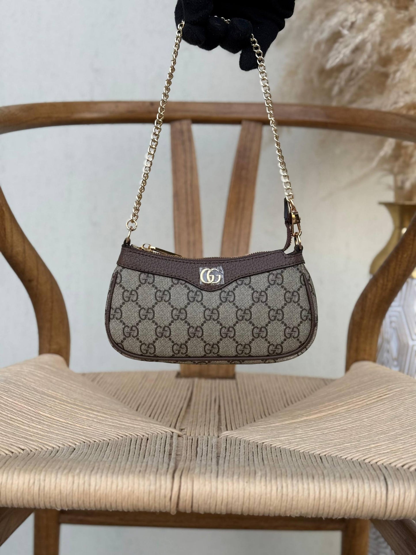 GUCCI
19cm
290 dhs💓
Top quality
With box🎁
Zain167
♥️♥️♥️