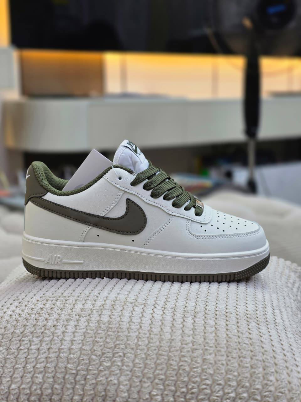 Nike
Size 40 to 44
100 dhs✅
Zain27
♥️♥️♥️