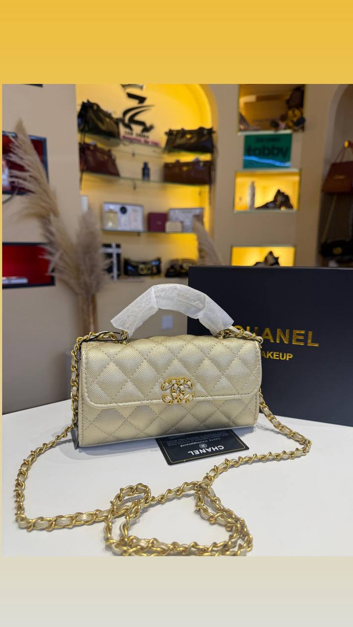 Chanel
110 dhs💓
with box🎁🎁🎁
Size:19*11*5.5
Zain07
اطلبوها من الوتس المثبت في الأعلى👆🏻👆🏻
تواصلو معنا 👈🏻 Zain
For order WhatsApp pinned 👆🏻
♥️♥️♥️