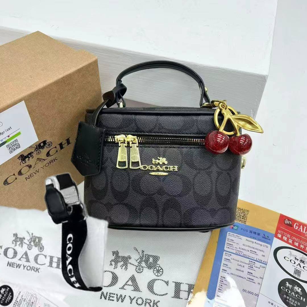 Coach
with box
85 dhs🇦🇪🇦🇪
Zain232
♥️♥️♥️