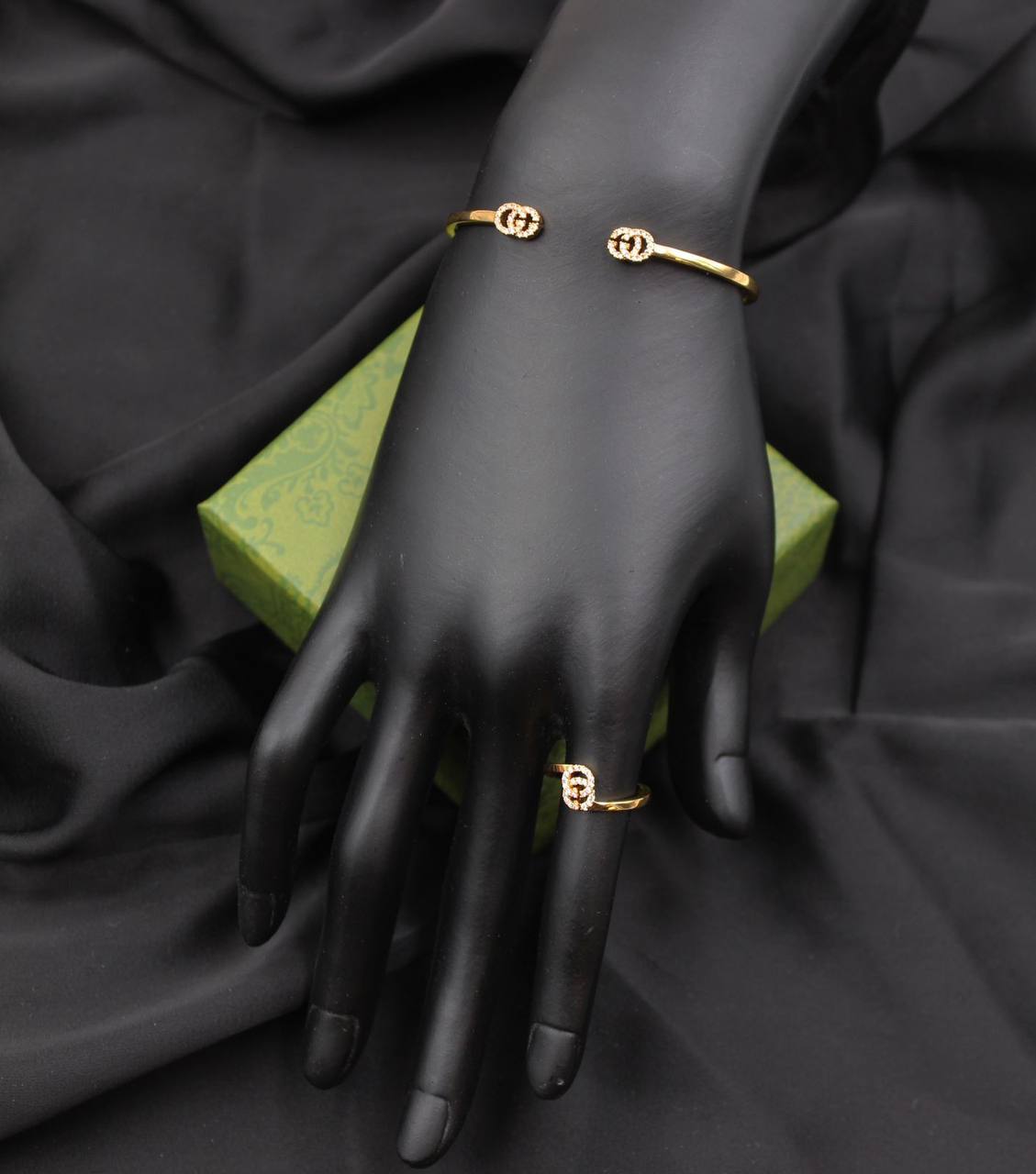 GUCCI 💚💫
* Gucci GG with Stone Bangle with Ring ⬆️
* ↗️ *Super Master Quality* ®️
For Price 👇 WhatsApp✅
0568585901
0507557372
0552275751 Owner Zain 👌
Zain106
♥️♥️♥️