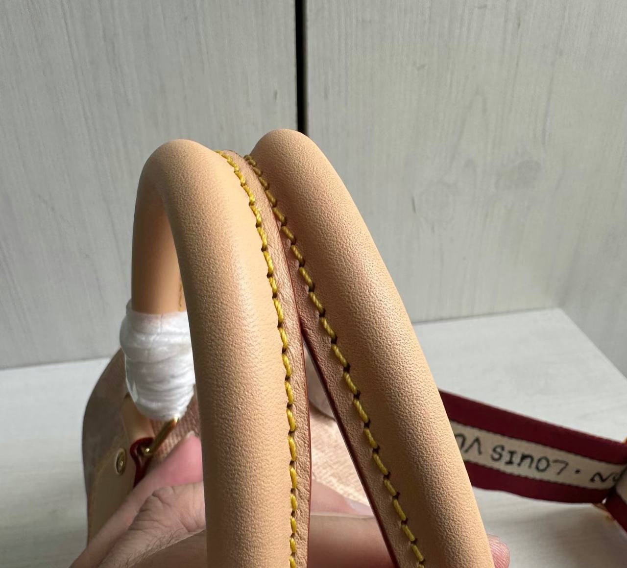 NEW✨LV✨
SUPER MASTER QUALITY🫶
WITH FULL PACKAGING🎁
SIZE::✨20CM✨
1150 dhs🪙💚
Zain254
♥️♥️♥️