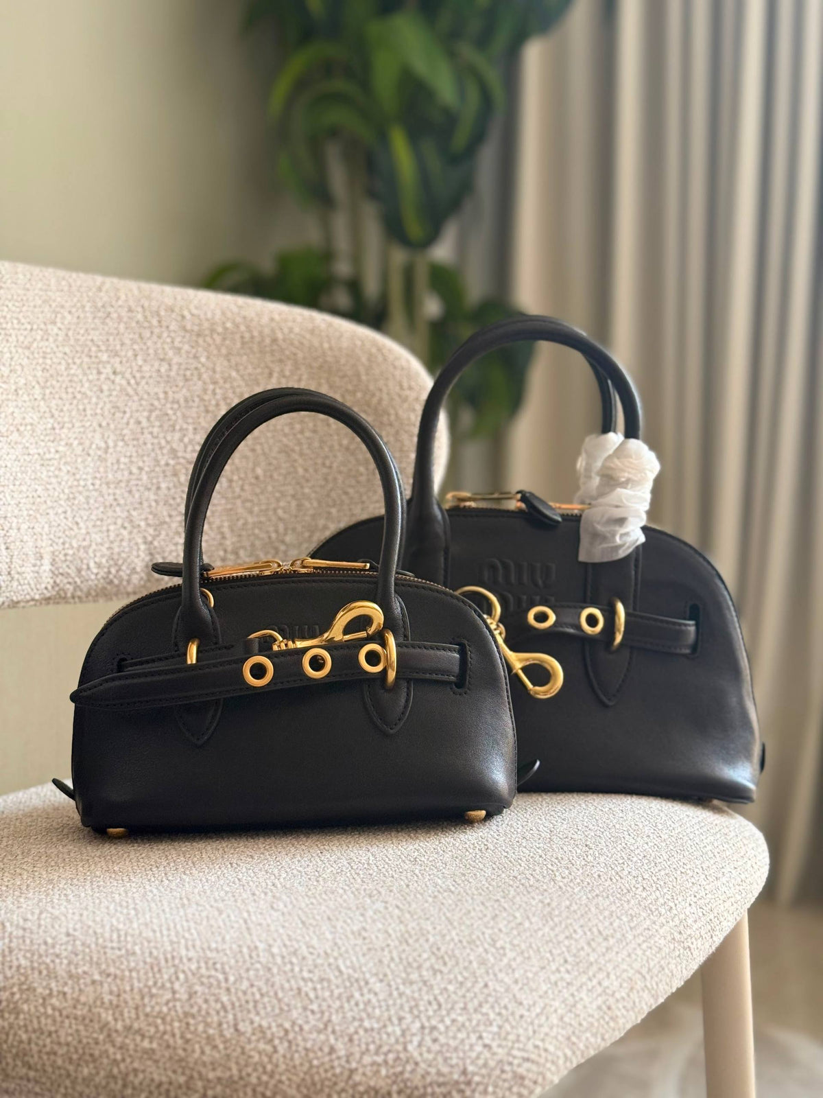 Miu Miu Aventure Bag
Size: 21cm , 28cm
Super high quality
For Price 👇 WhatsApp✅
0568585901
0507557372
0552275751 Owner Zain 👌
Zain325
♥️♥️♥️