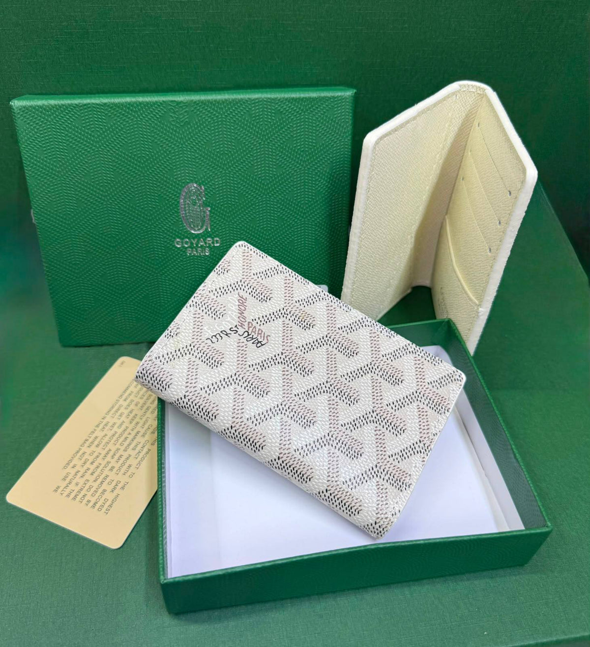 Wallets
Goyard
With box
30 dhs🇦🇪🇦🇪
Zain93
♥️♥️♥️