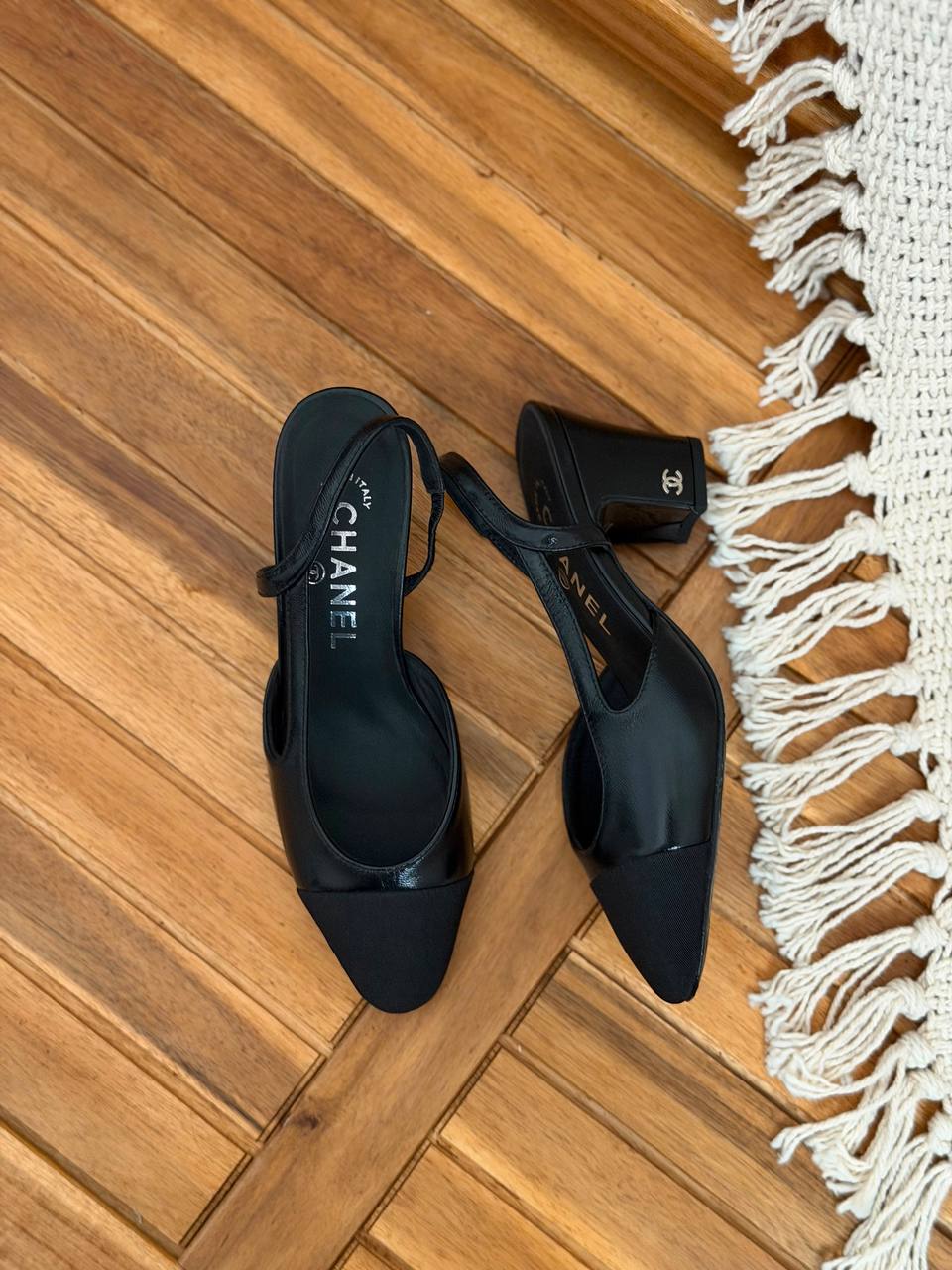 Chanel
Size 36-41
_Super master high quality_🪡
450 dhs🇦🇪🇦🇪
Zain176
♥️♥️♥️