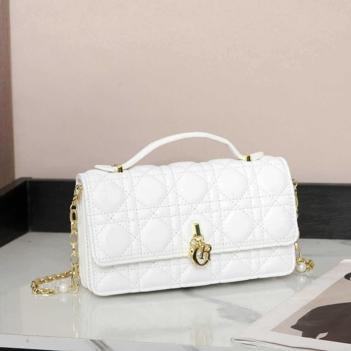 DIOR
Best quality
with box
105 dhs🇦🇪🇦🇪
size21CM
Zain290
♥️♥️♥️