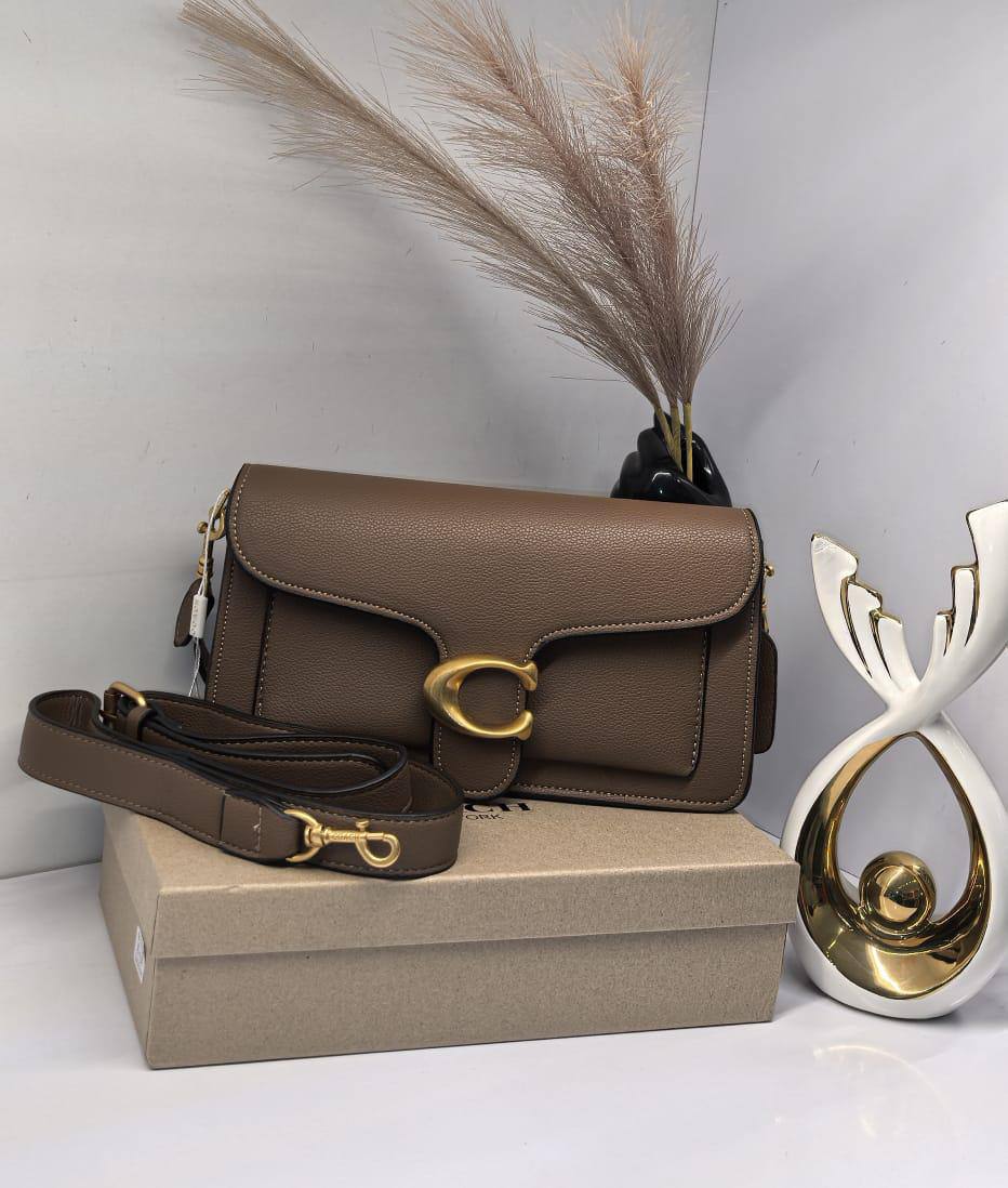 Coach
115 dhs✅
Size 28cm🌹👌
Zain161
♥️♥️♥️