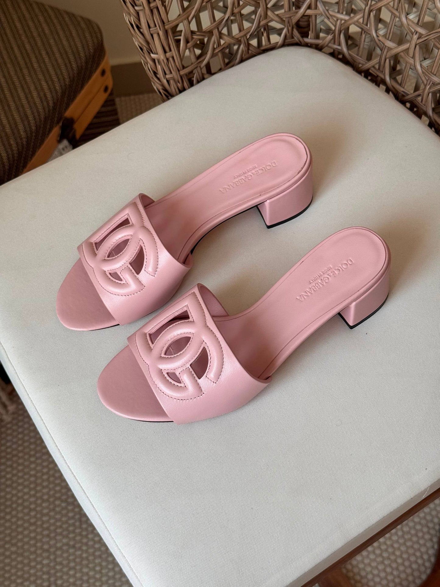 D&G
✨ New Collection
👠 36–41
💎 Premium Quality
🔥 Super Master
450 dhs✅
Zain198
♥️♥️♥️
