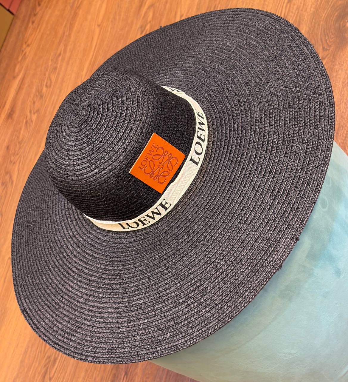 NEW LOEWE HATS
260 dhs🇦🇪🇦🇪
Zain328
♥️♥️♥️