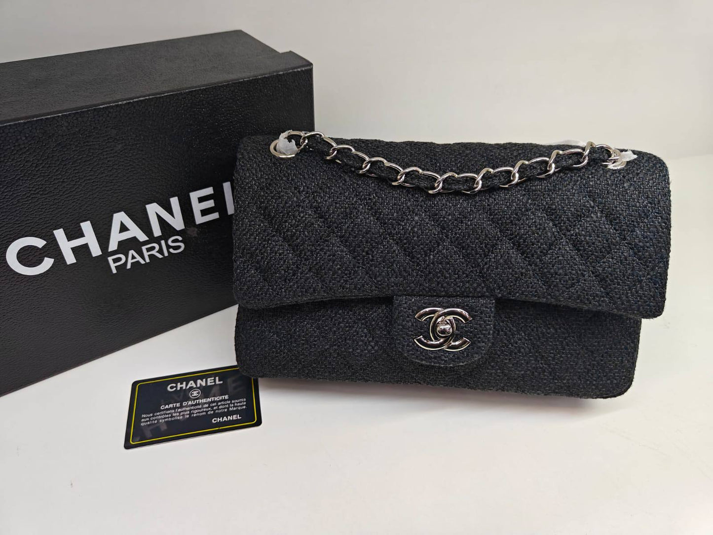 Chanel
115 dhs🌺
with box
🎁🎁🎁
Zain235
♥️♥️♥️