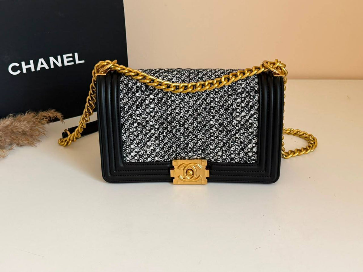 Chanel
190 dhs🇦🇪🇦🇪
Zain134
♥️♥️♥️