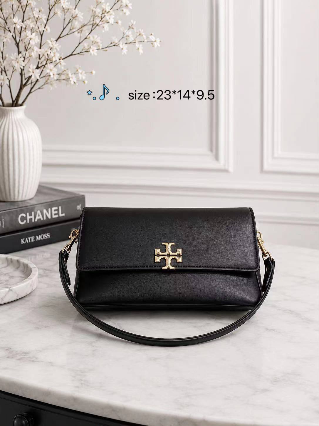 TORY BURCH
Withbox
105 dhs🇦🇪🇦🇪
Zain38
♥️♥️♥️