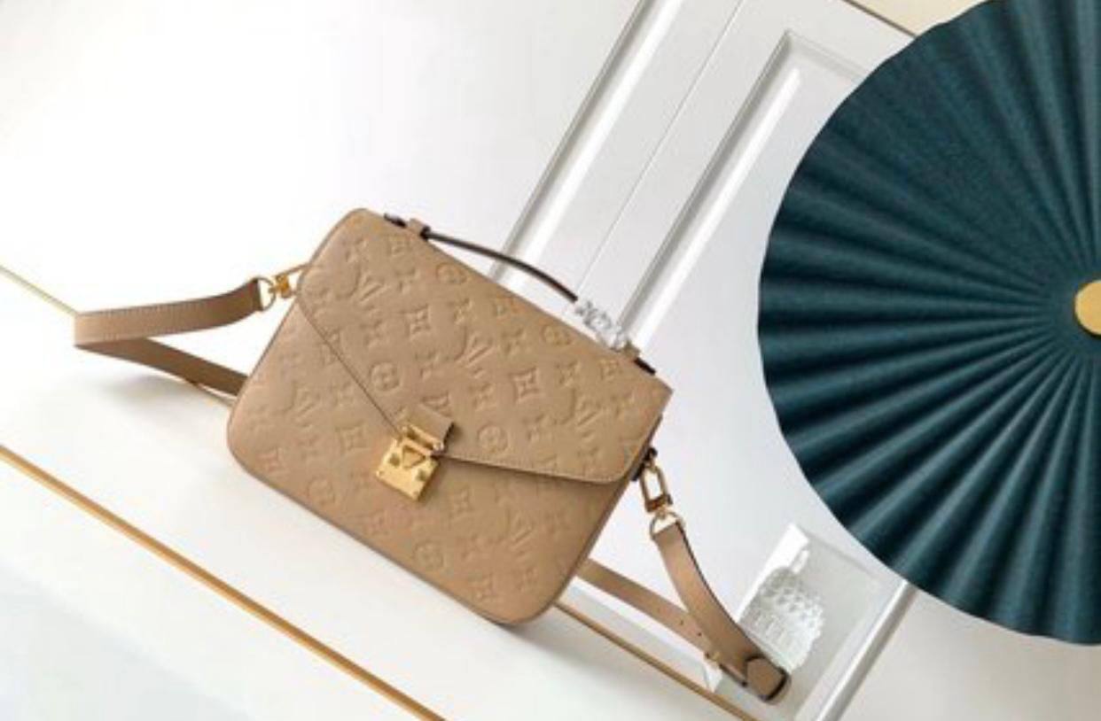 Chanel ᴅᴏᴜʙʟᴇ ғʟᴀᴘ
Wɪᴛʜʙᴏx
🎁🎁🎁
Lᴇᴀᴛʜᴇʀ
Sɪᴢᴇ:𝟐𝟓ᴄᴍ
105 dhs💓
Zain56
♥️♥️♥️