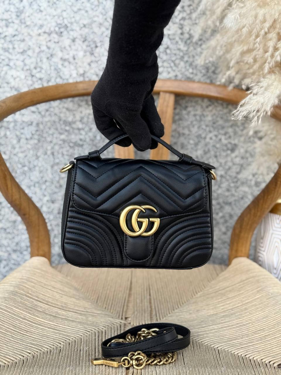 GUCCI
21cm
310 dhs✅
Top quality
With box🎁
Zain167
♥️♥️♥️