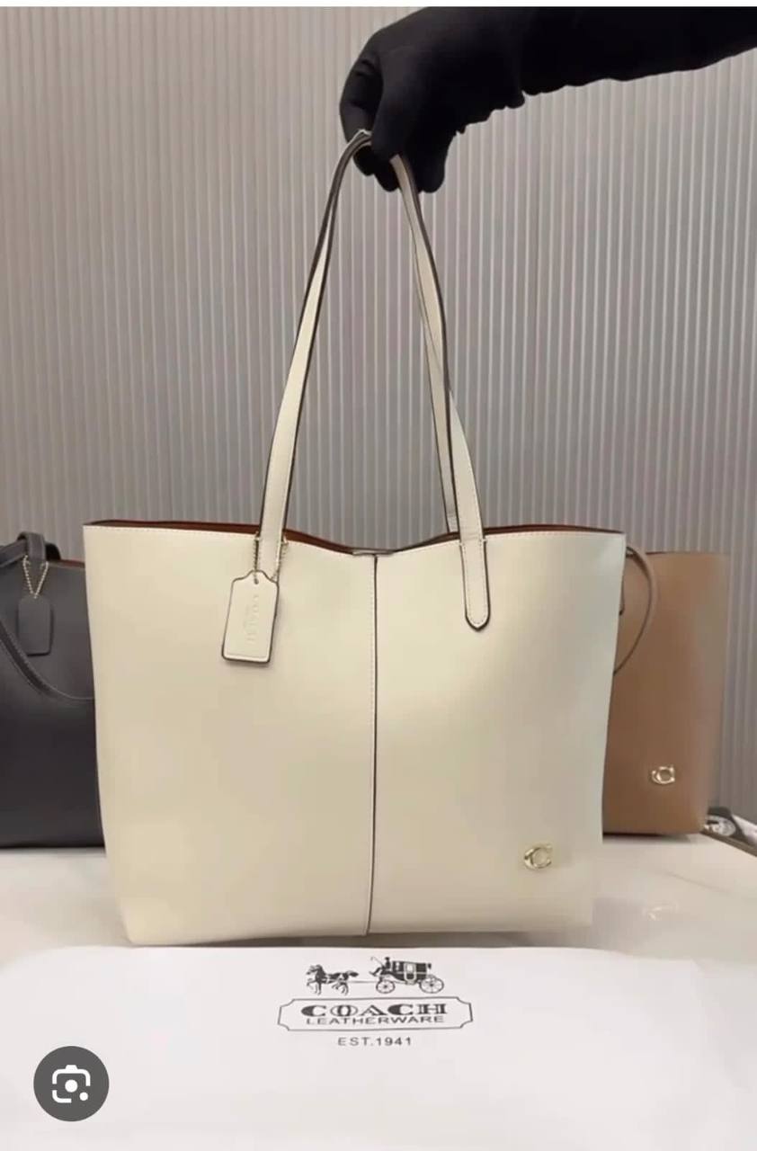 COACH
GOOD QUALIT
100 dhs🪙💚
Zain200
♥️♥️♥️