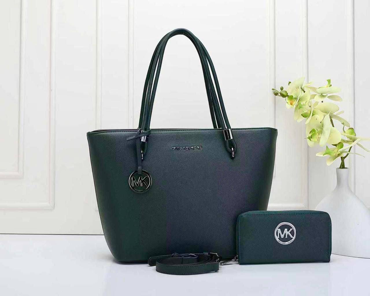 MK
GOOD QUALITY
110 dhs🇦🇪🇦🇪
SIZE : 32cm
Zain295
♥️♥️♥️